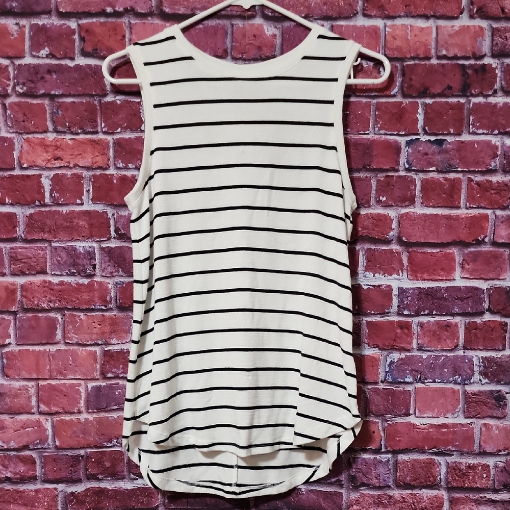 a new day Loose Fit Black & White Tank Top Sleeveless Shirt Size S